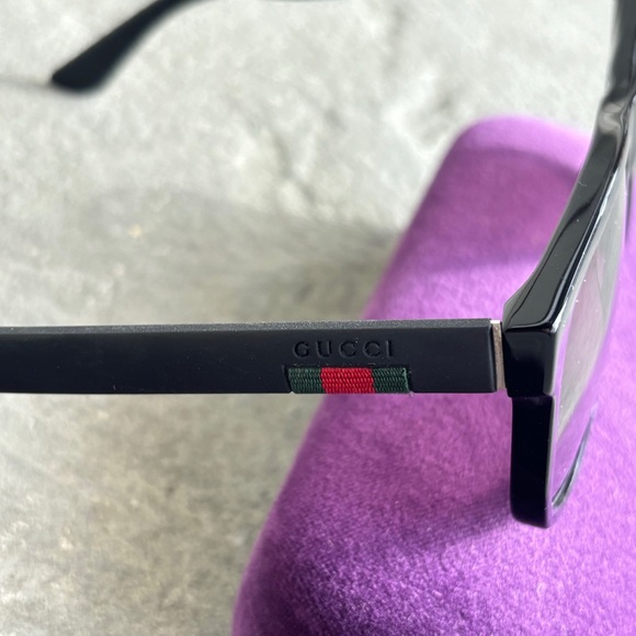 Gucci Logo Stripe Sunglasses GG0010S - Picture 4 of 7